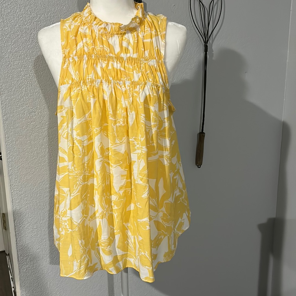 Nine West bright summer top. Light yellow is the spring color!